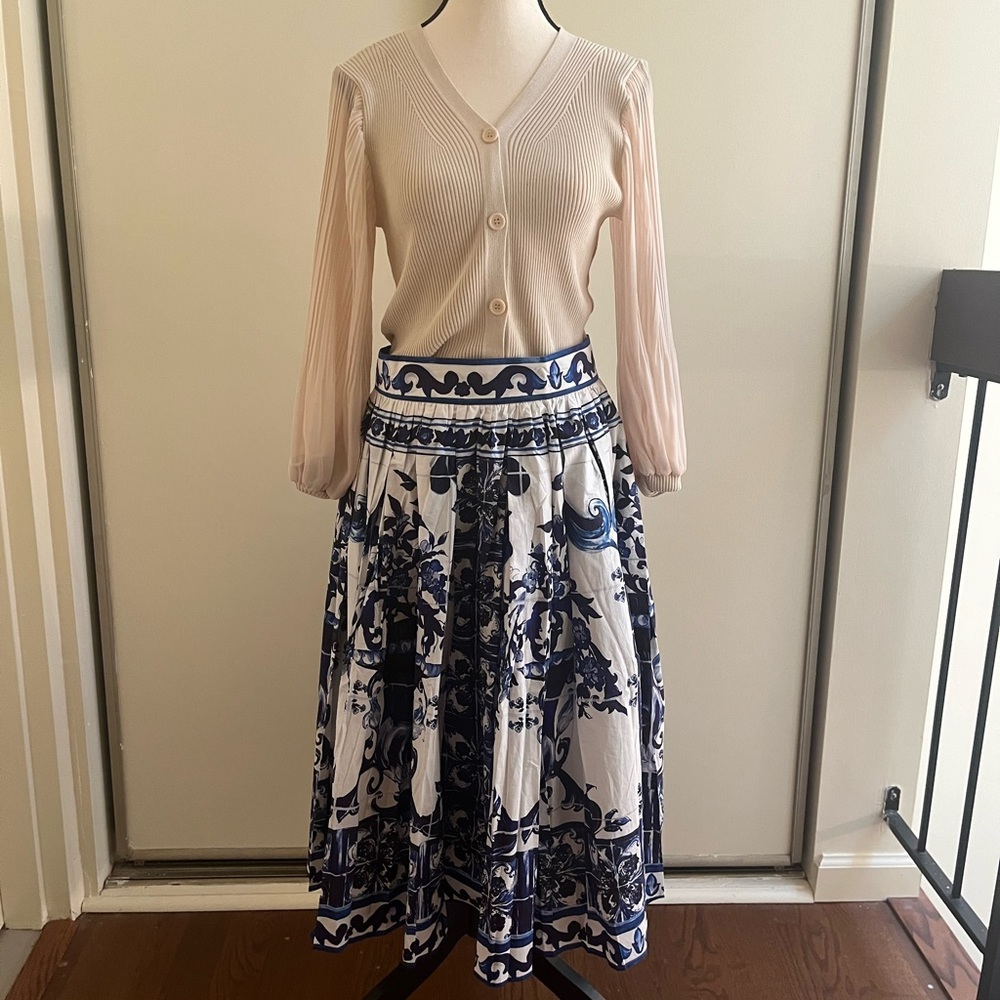 Dolce & Gabbana Skirt size 6 US